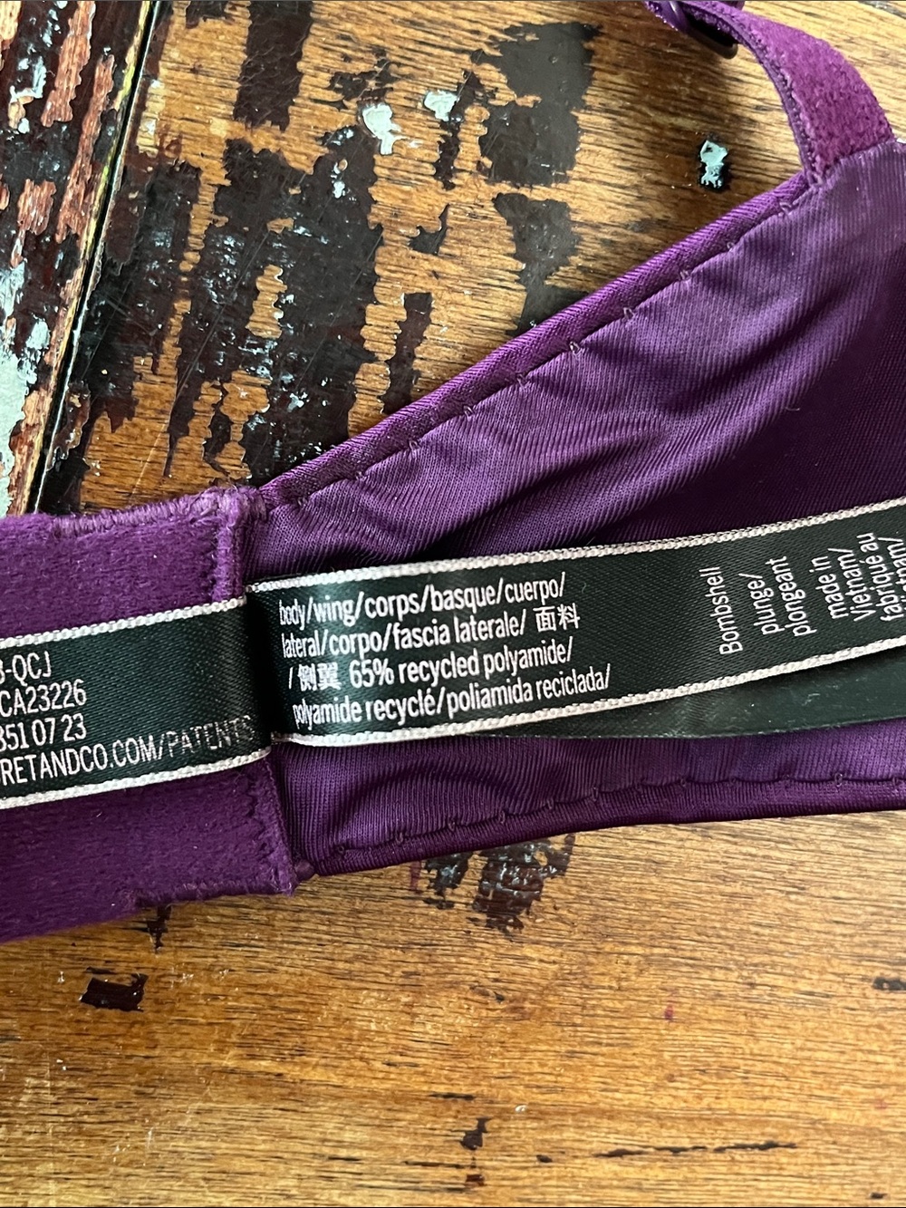 Victoria's Secret Satin Molded Bra in Deep Purple Bombshell Shine Plunge 38C - Picture 6 of 8